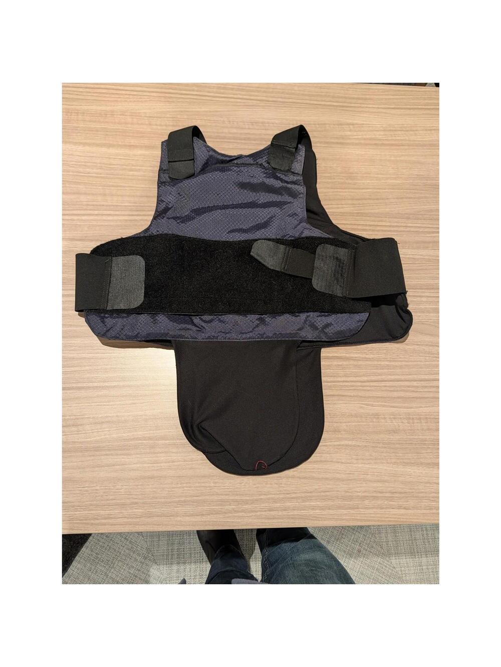 GH Low Profile Concealable Vest Carrier - Lightweight Body Armor Outer Shell - Picture 2 of 2